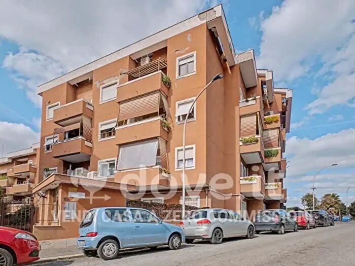 Appartamento bilocale in vendita in Via Menandro, Roma