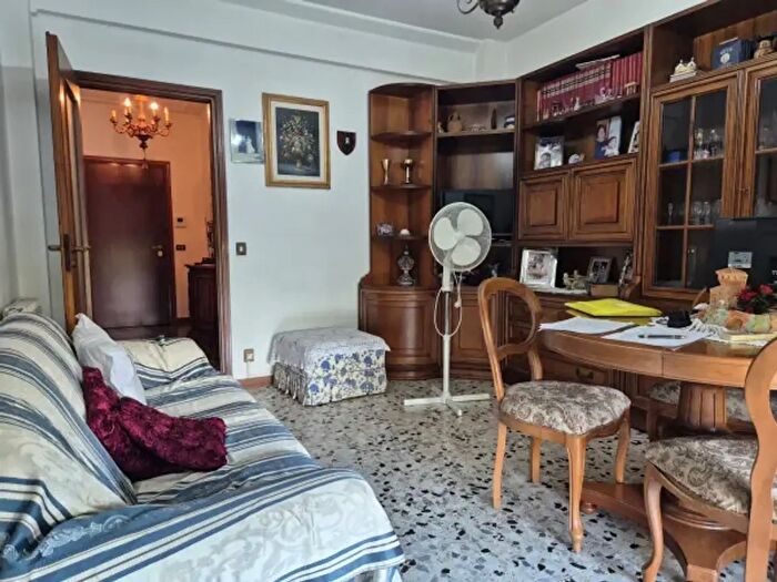 Appartamento con 5 locali in vendita in Via Antonio Canova, Firenze