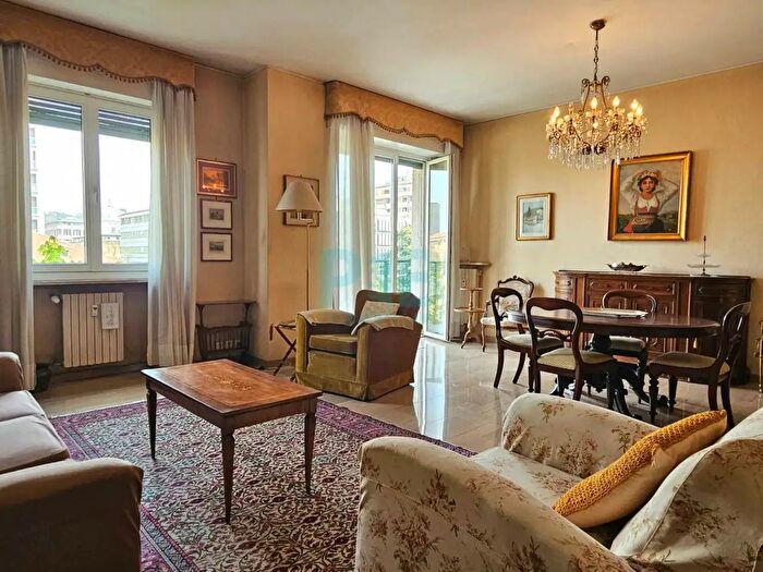 Appartamento con 7 locali in vendita in Via XX Settembre, Brescia