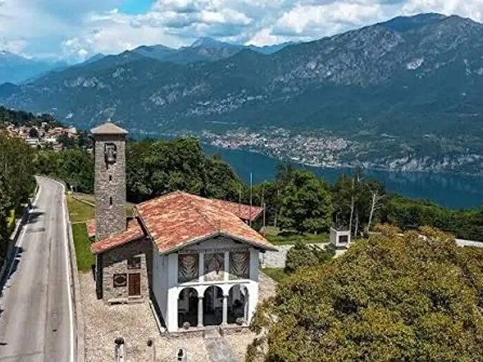 Appartamento bilocale in affitto in Piazza della Chiesa, Magreglio