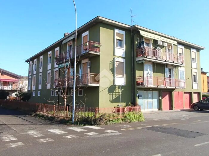 Appartamento quadrilocale in vendita in Via Vincenzo Bellini, Cadelbosco Di Sopra