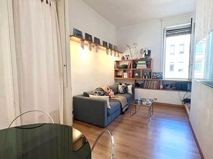 Appartamento trilocale in affitto in Via Cappuccio, Sant'Ambrogio, Milano