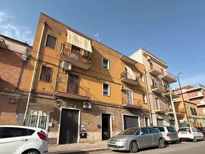 Appartamento trilocale in vendita in Via Lucera, Foggia