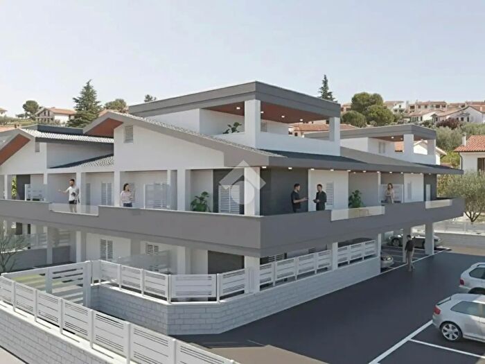 Appartamento trilocale in vendita in Via Venezia, Ciampino