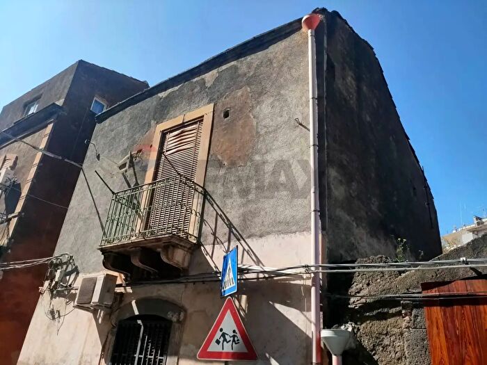 Casa bilocale in vendita in Via Orfanotrofio, Catania