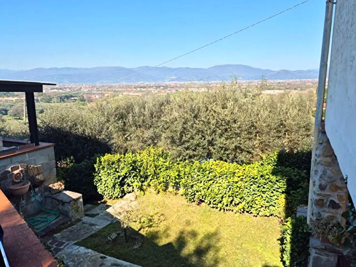 Casa quadrilocale in vendita in Quarrata