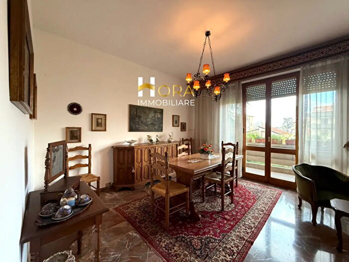 Appartamento con 5 locali in vendita in Via Pienza, Firenze