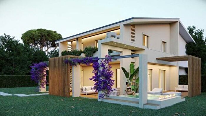 Casa con 6 locali in vendita in Forte Dei Marmi