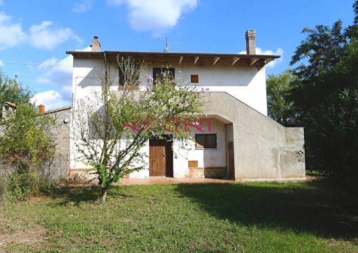 Casa con 6 locali in vendita in Pomonte, Scansano