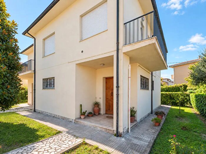 Casa con 7 locali in vendita in Casciana Terme Lari