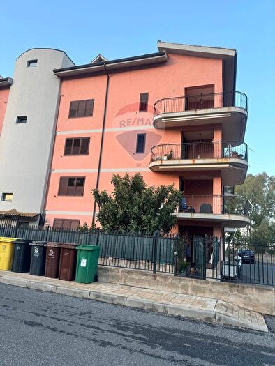 Appartamento quadrilocale in vendita in Via Marianna Missale, Melilli