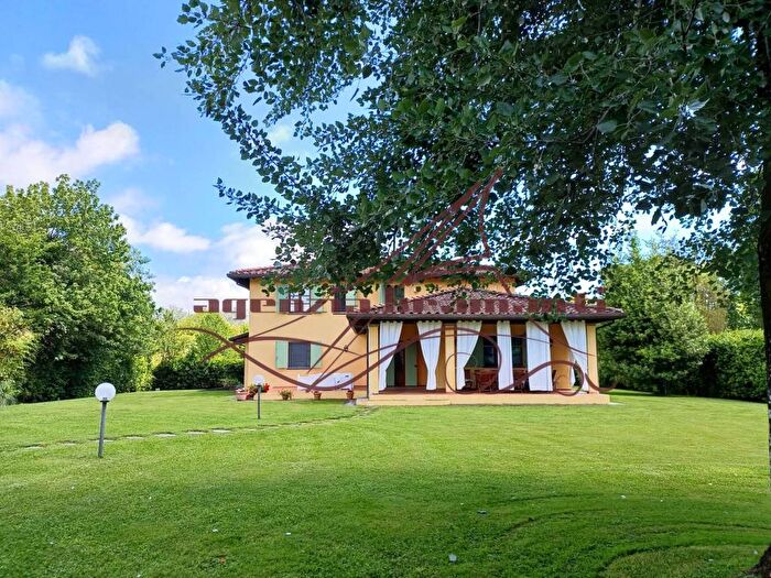 Casa con 6 locali in affitto in Via SantElme, Caranna, Forte dei Marmi