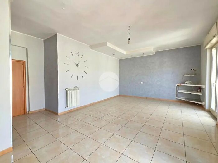 Appartamento trilocale in vendita in Via Salvo dAcquisto, Casoria