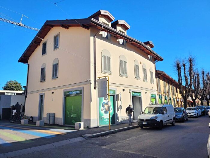 Appartamento trilocale in affitto in Corso Giuseppe Garibaldi, Centro, Rho