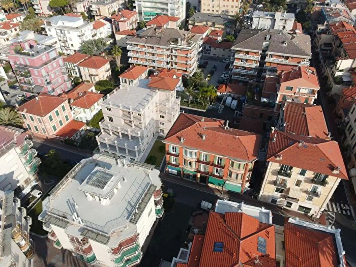 Appartamento con 5 locali in vendita in Bordighera