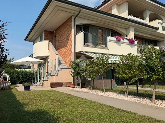 Appartamento trilocale in vendita in Via Laura Prati, Bussero
