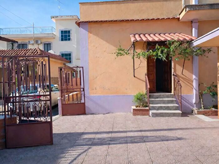 Casa con 5 locali in vendita in Via Canicatti, Roma