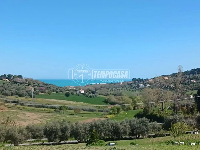 Casa con 6 locali in vendita in Contrada Asola, Civitanova Marche