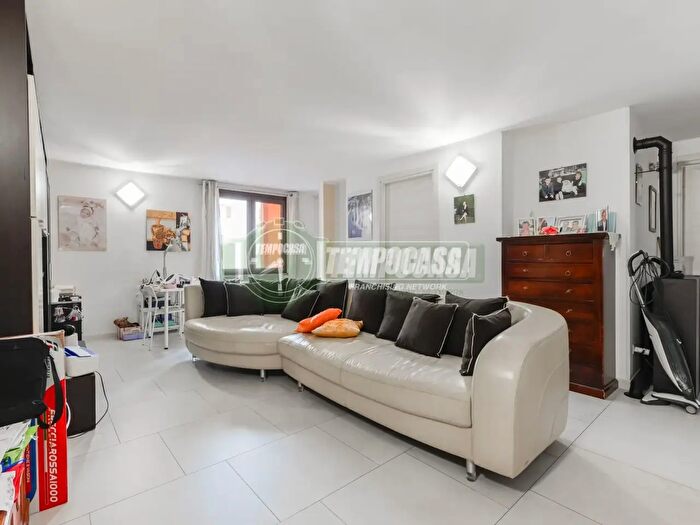 Casa quadrilocale in vendita in Via Monastero Domenicane, Azzano San Paolo