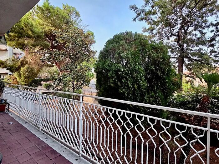 Appartamento con 5 locali in vendita in Viale Tirreno, Catania