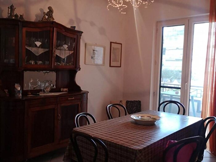 Appartamento trilocale in affitto in Via Madonna Stella, Castello di Cisterna