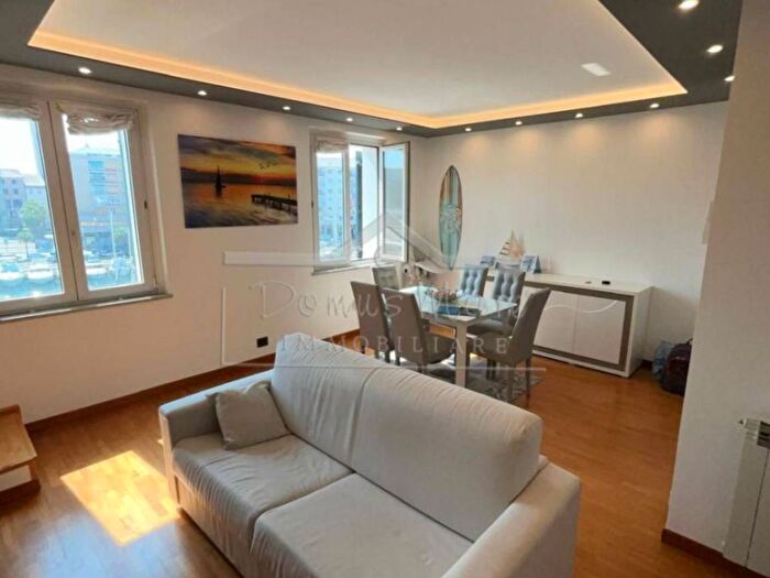 Appartamento trilocale in affitto in Via Antonio Baglietto, Centro Storico, Savona