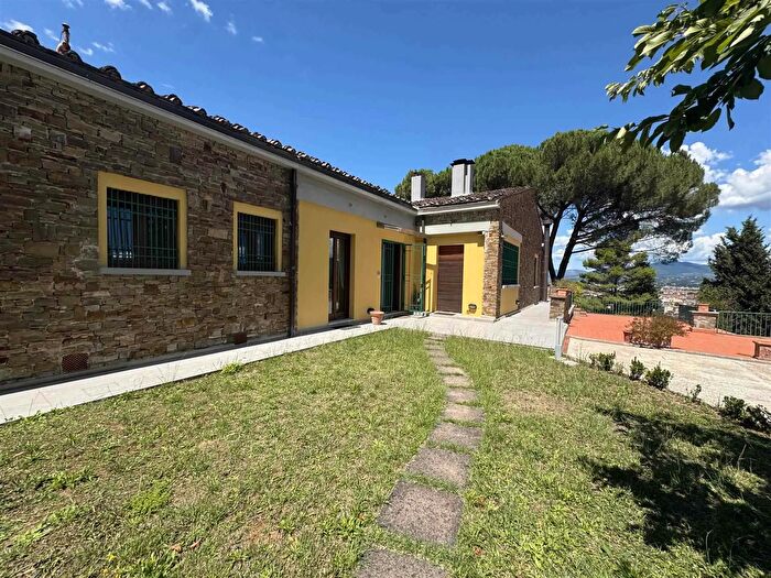 Appartamento con 6 locali in affitto in Bagno a Ripoli, Bagno A Ripoli