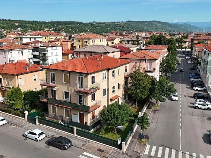 Appartamento trilocale in vendita in Via Alessandro Turchi, Verona