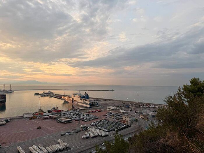 Appartamento bilocale in affitto in Via Indipendenza, Centro Storico Teatro Verdi, Salerno