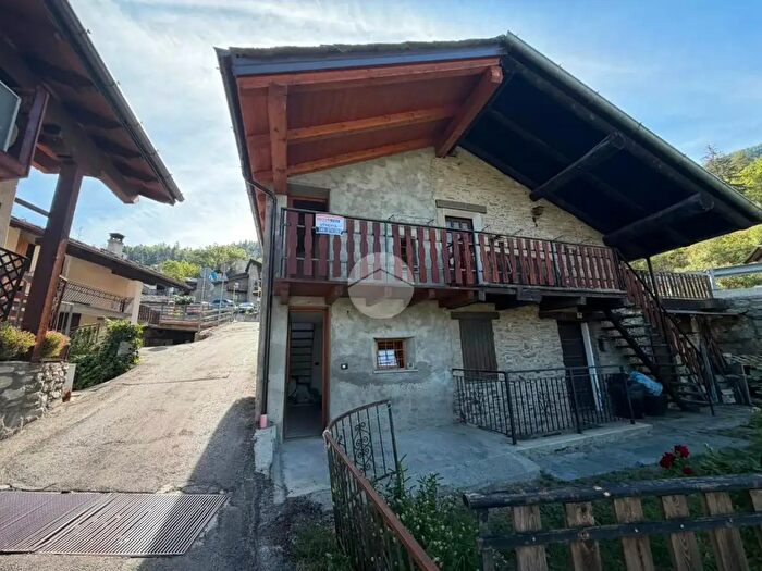 Casa bilocale in vendita in Frazione Moline, Gressan