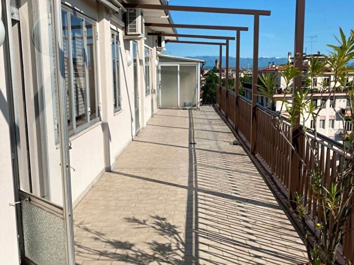 Appartamento con 6 locali in affitto in SantAntonino Ospedale, Treviso