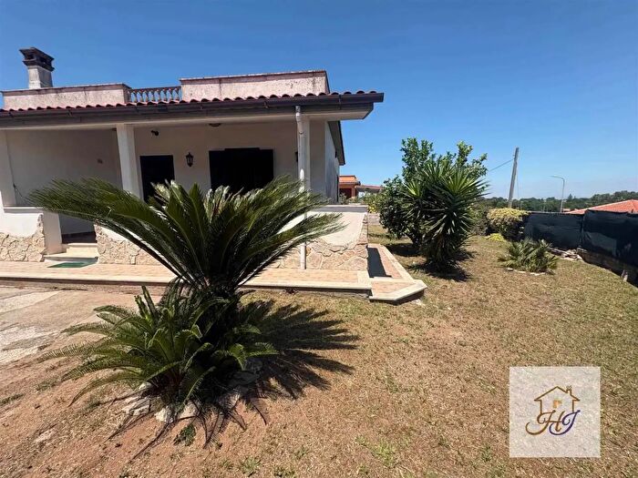 Casa quadrilocale in vendita in Via della Cannuccia, Anzio