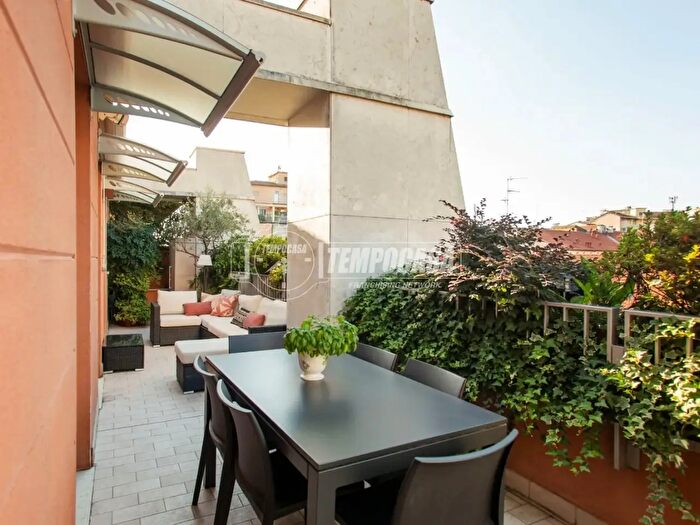 Appartamento quadrilocale in vendita in Via Sebenico, Milano