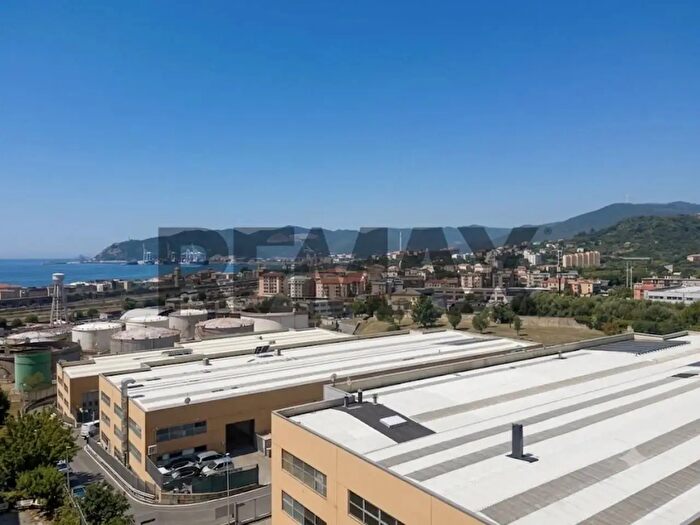 Appartamento quadrilocale in vendita in Savona