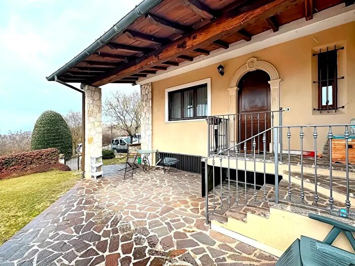 Casa con 5 locali in vendita in Via da Monte, Avezzano