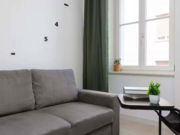 Appartamento trilocale in affitto in Via degli Artisti, Città Vecchia, Trieste