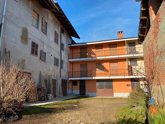 Casa con 6 locali in vendita in Borgata Pogolotti Giaveno, Giaveno