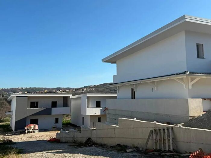 Casa quadrilocale in vendita in Mendicino