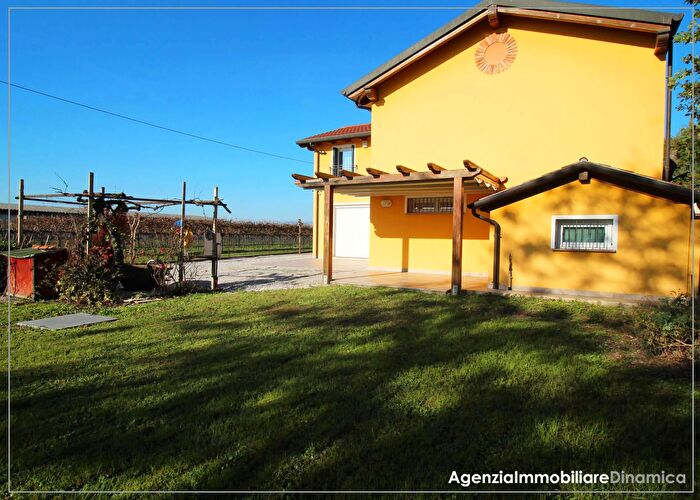 Casa con 10 locali in vendita in Piazza Bottero, Ormelle