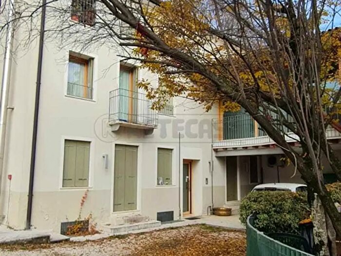 Appartamento quadrilocale in vendita in Via Canova, Isola Vicentina