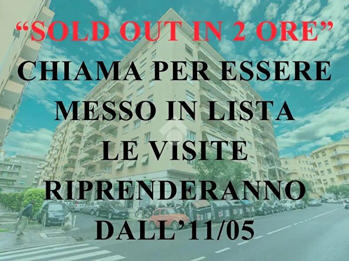 Appartamento con 5 locali in vendita in Via Nemorense, Roma