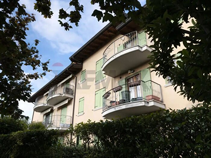 Appartamento trilocale in vendita in Via Cavour, Roncadelle