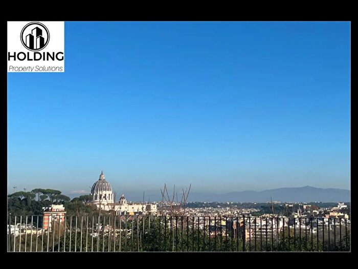 Appartamento trilocale in vendita in Via San Lucio, Roma