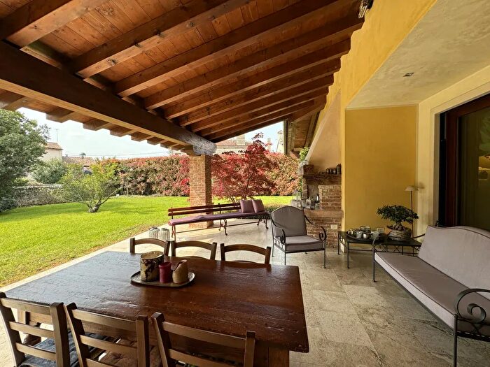Casa con 14 locali in vendita in Riviera San Vito, Bassano Del Grappa