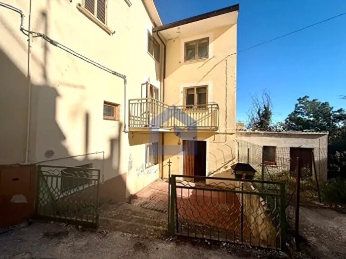 Casa con 5 locali in vendita in Via Orientale, Torricella Peligna