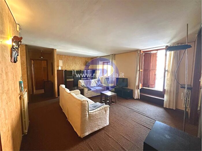 Appartamento con 6 locali in vendita in Via San Carlo San Pellegrino Terme Bg, San Pellegrino Terme