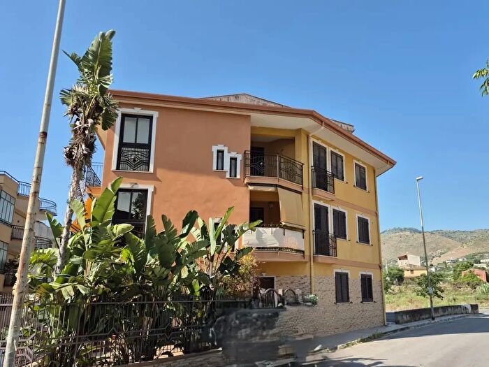 Appartamento con 5 locali in vendita in Via Alessandro Paternostro, Misilmeri