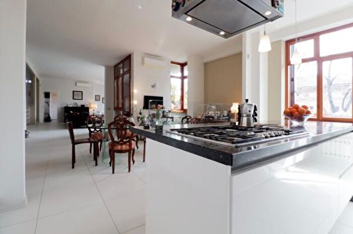 Appartamento con 6 locali in vendita in Reggio Emilia