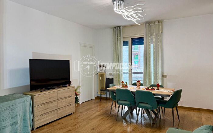 Appartamento trilocale in vendita in Lecco