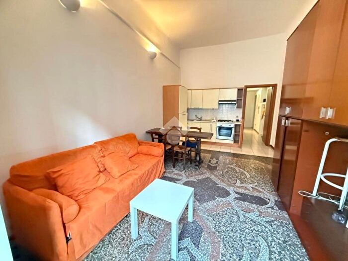 Appartamento trilocale in affitto in Corso Genova, Milano